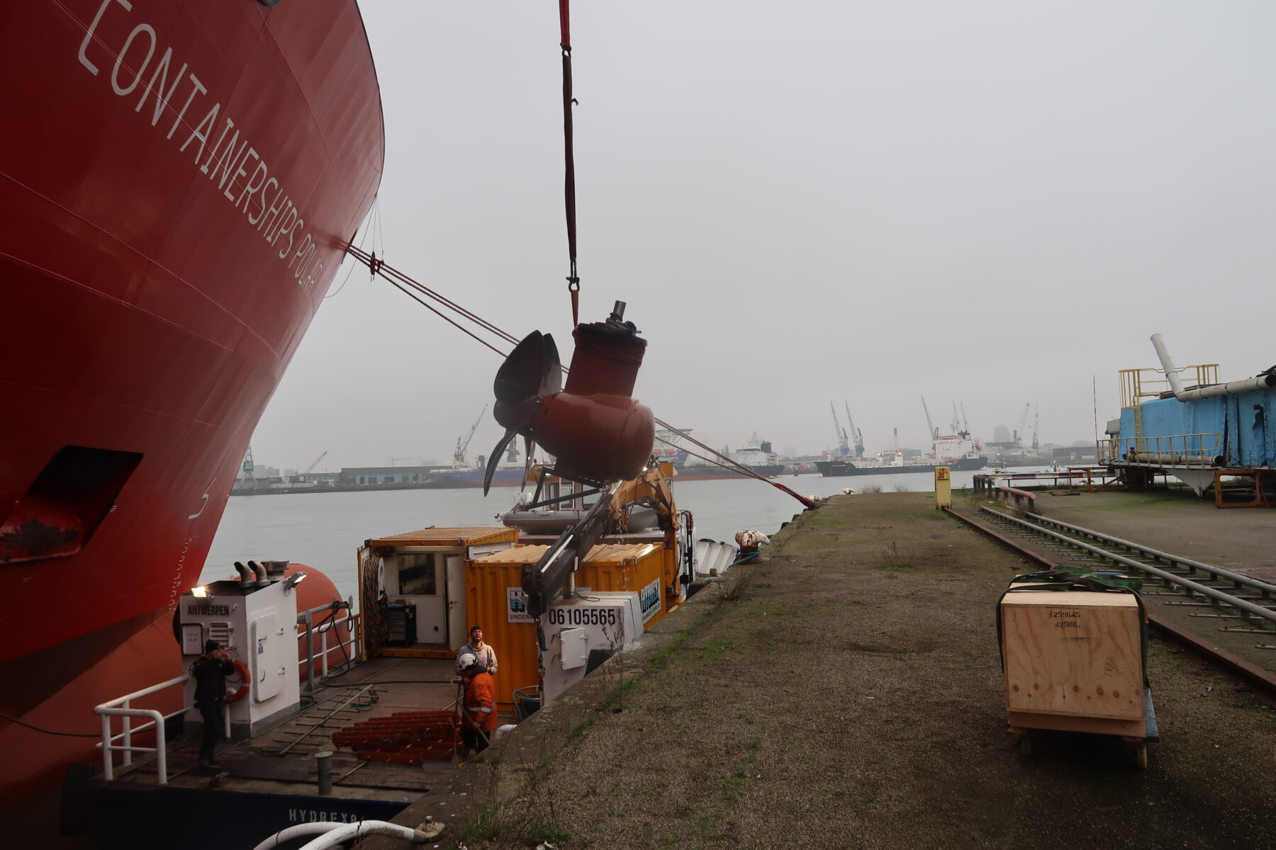 Bow thruster repair in Rotterdam